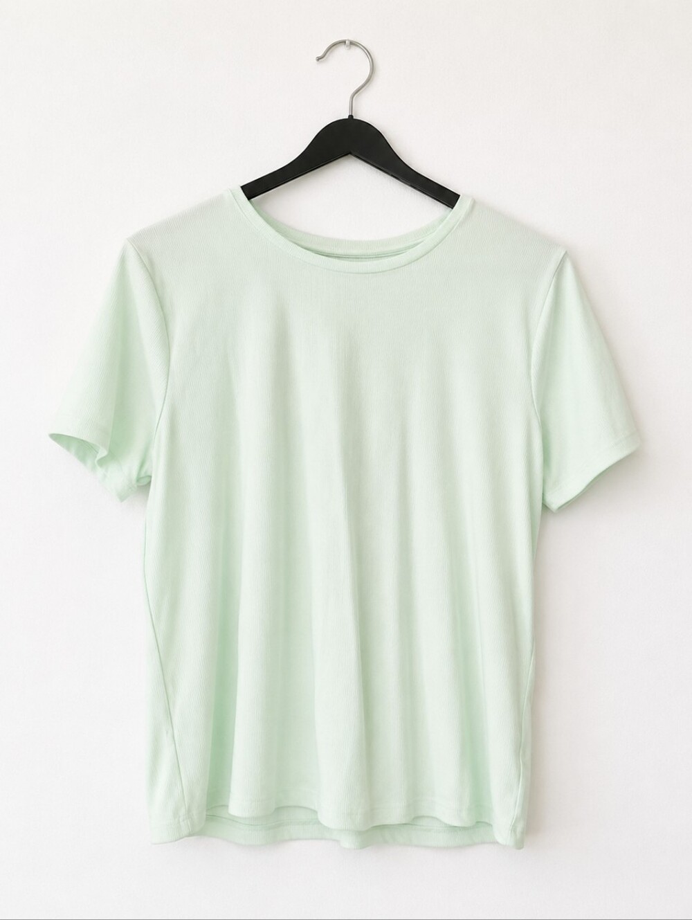 ✨️𝑴𝒂𝒌𝒆 𝒂𝒏 𝑶𝒇𝒇𝒆𝒓✨•Nine West Soft Spun Mint Short Sleeve Scoop Neck Tee